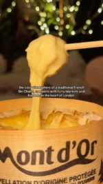 Where you’ll find us the whole of winter 🧀🫕 
📍 @coqdargent 

#rooftoprestaurant #fondue #apresski